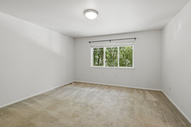 Building Photo - 4bd/2.5ba Renton Home
