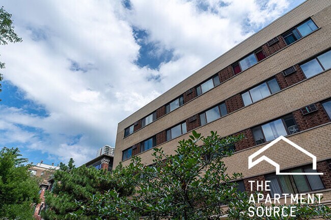 Building Photo - 5917 N Kenmore Ave