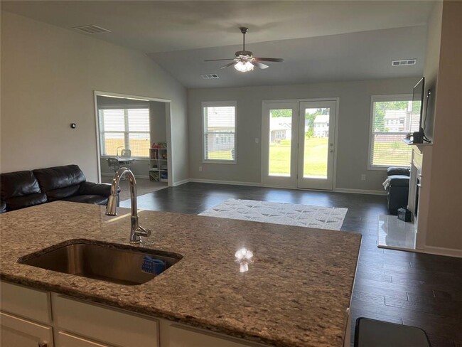 Building Photo - 2336 Bear Paw Dr