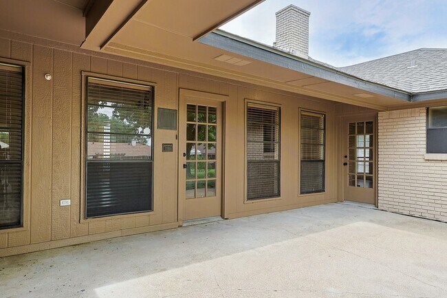 Building Photo - 6809 Fawn Valley Pl