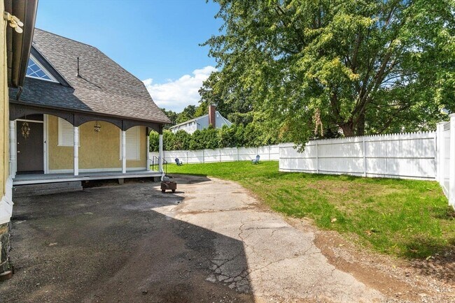 Building Photo - 24 Whitehead Ave