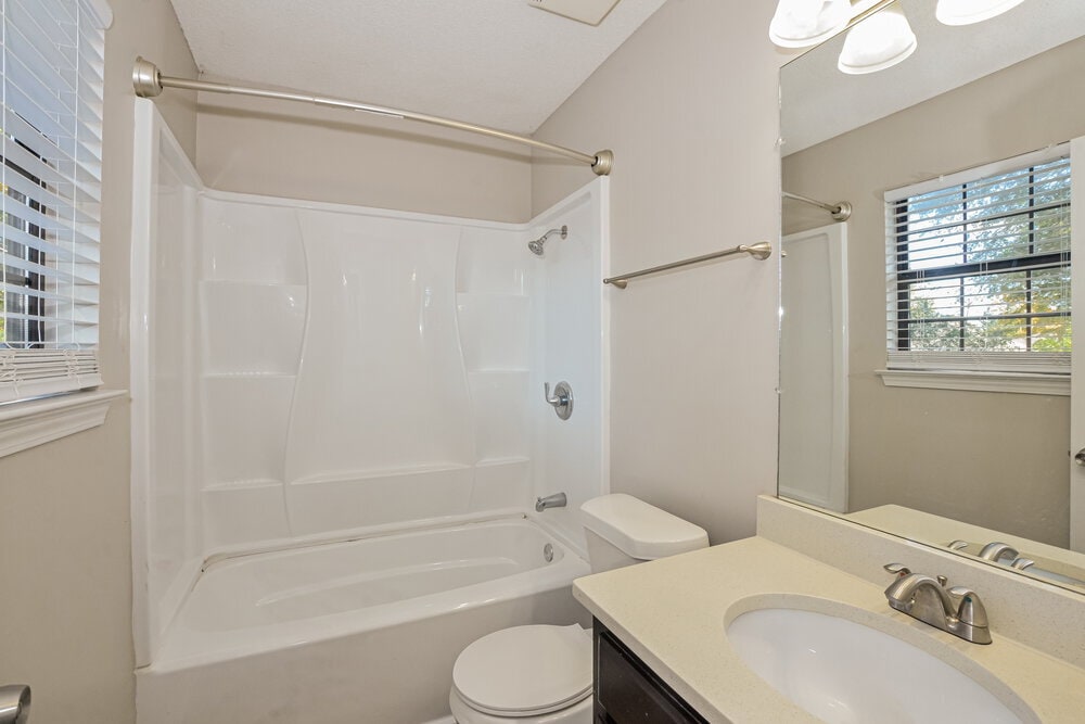 Building Photo - 6659 Ashland Dr