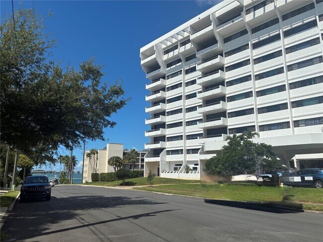 Primary Photo - 30 Turner St
