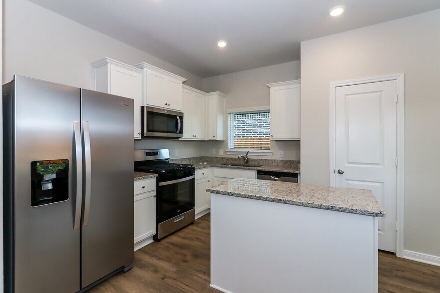 Building Photo - 404 San Miguel Crk Dr
