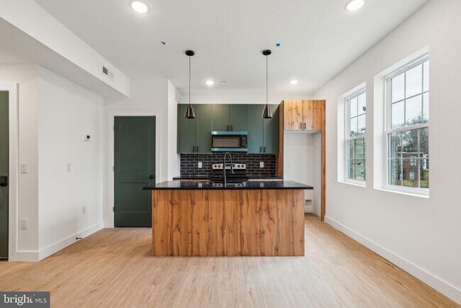 Building Photo - 4181 Mantua Ave