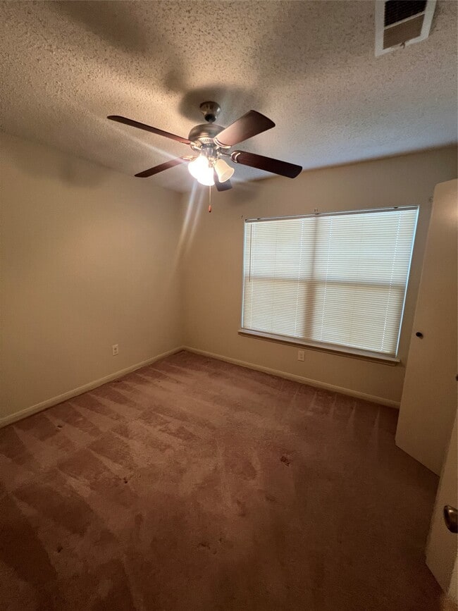 Building Photo - 4710 Salina St