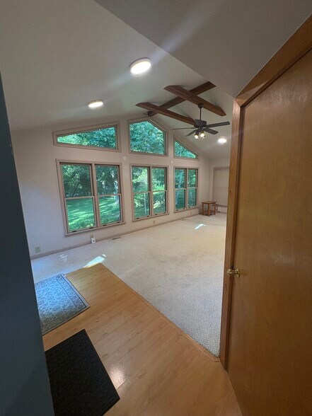 Building Photo - 185 Sunset Dr