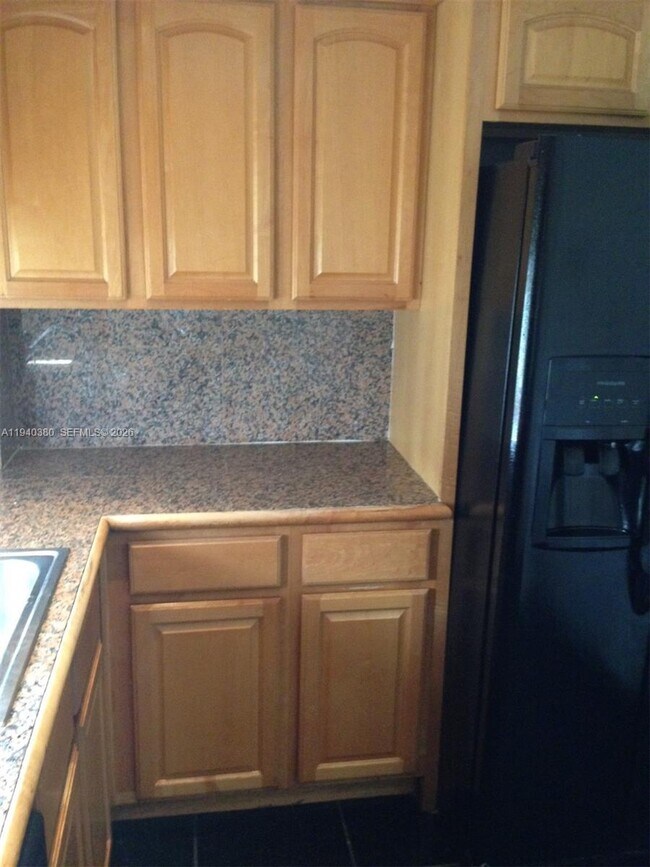 Building Photo - 16919 N Bay Rd