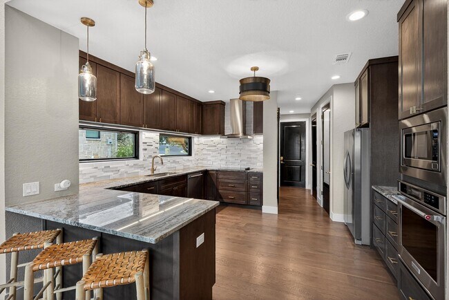 Building Photo - 209 Dalton Cir