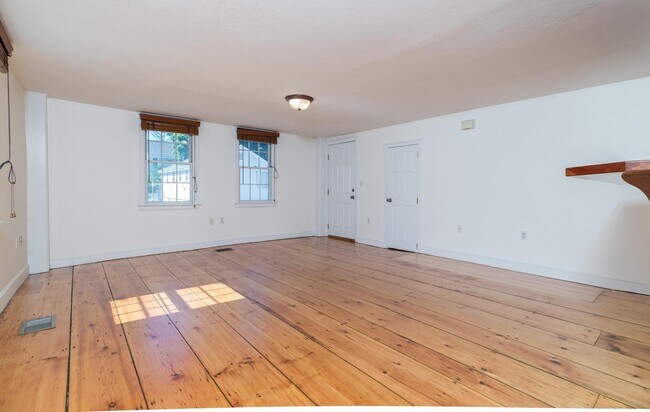 Building Photo - 273 Maplewood Ave