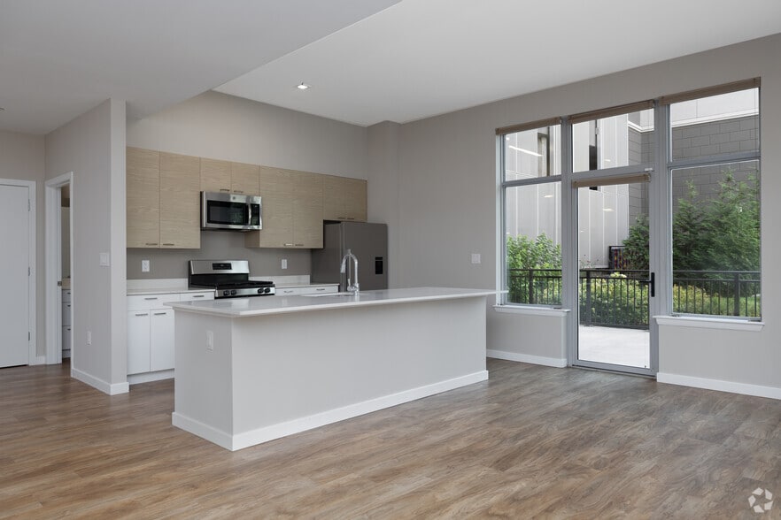 2BR, 3BA - 2,114SF - Kitchen - Allure at Harbor Point