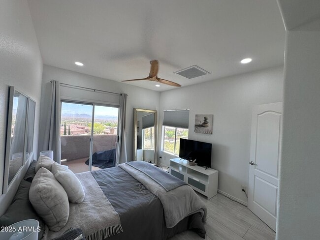 Building Photo - 13204 N Mountainside Dr