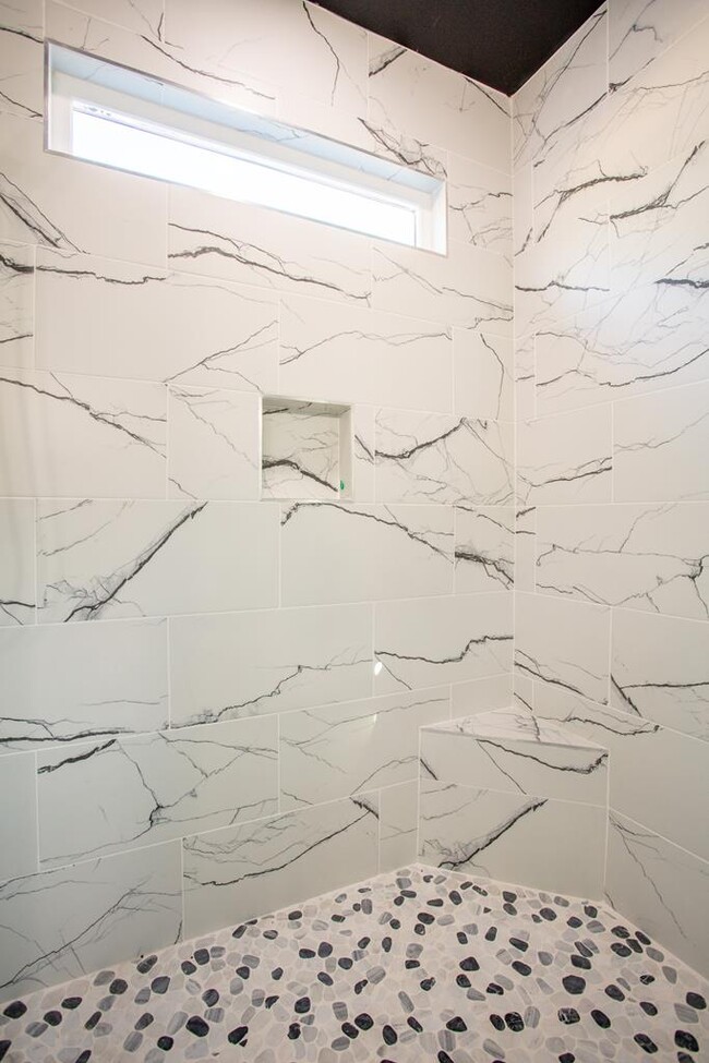 Building Photo - 823 Meridian Rd