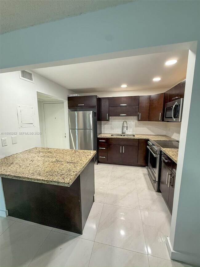 Building Photo - 7051 Environ Blvd