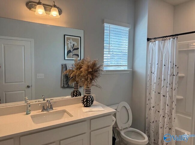 Building Photo - 108 Pralina Wy