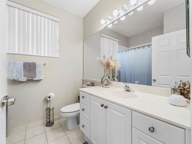 Building Photo - 4402 SW 160th Ave