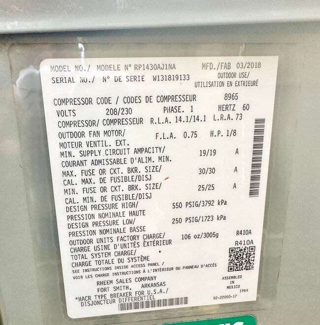 Building Photo - Nice 2 Bedroom/2.5 Bath/1 Car Garage End Unit Townhome For Rent!