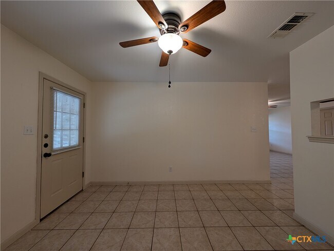 Building Photo - 1134 Misty Acres Dr