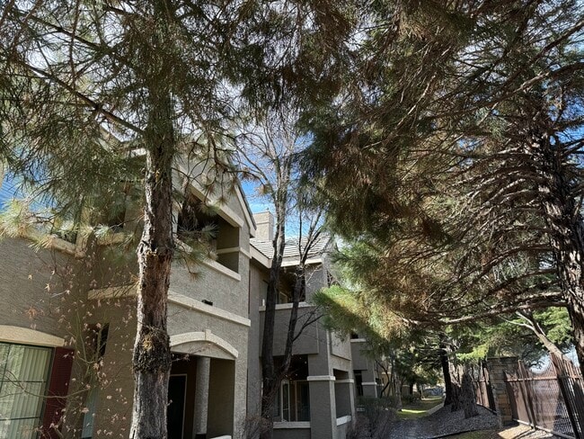 Building Photo - 900 S Meadows Pky