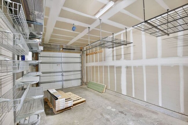 Building Photo - Spacious 3/2.5 End-Unit with Breathtaking Lake Views in Sanford!