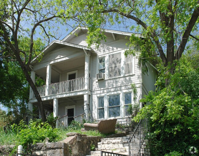 Building Photo - 1106 Baylor St