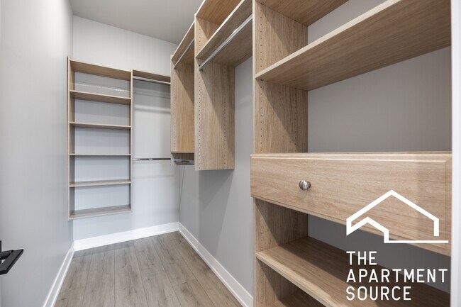 Building Photo - 3738 S Calumet Ave