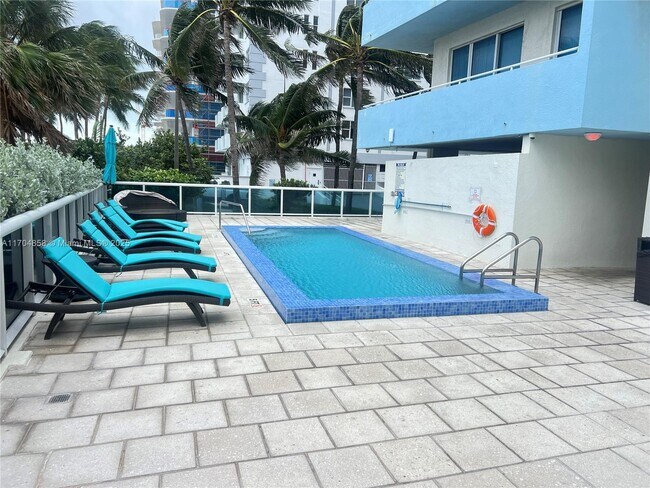 Building Photo - 9201 Collins Ave