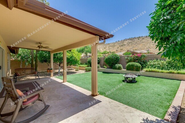 Building Photo - PINNACLE HILL RENTAL WITH MTN VIEWS, FIREP...