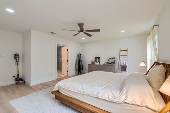 Building Photo - 8800 Ficke Cove