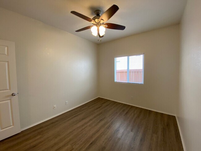 Building Photo - Spacious 3 Bedroom, 2 Bath located in Treasures of Caste Creek Community!