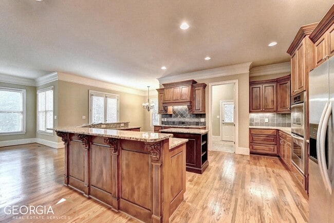 Building Photo - 8920 Doral Dr
