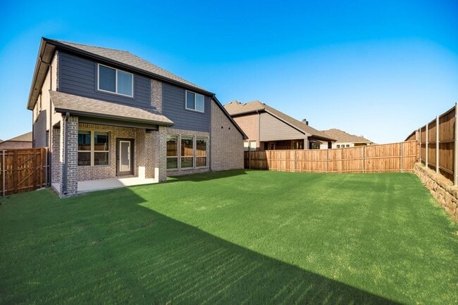 Building Photo - Checkout This 4 bed 2.5 bath 2827 sqft - Paloma Creek Beauty!!!