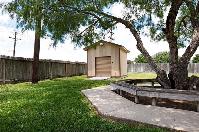 Building Photo - 14126 River Rock Dr