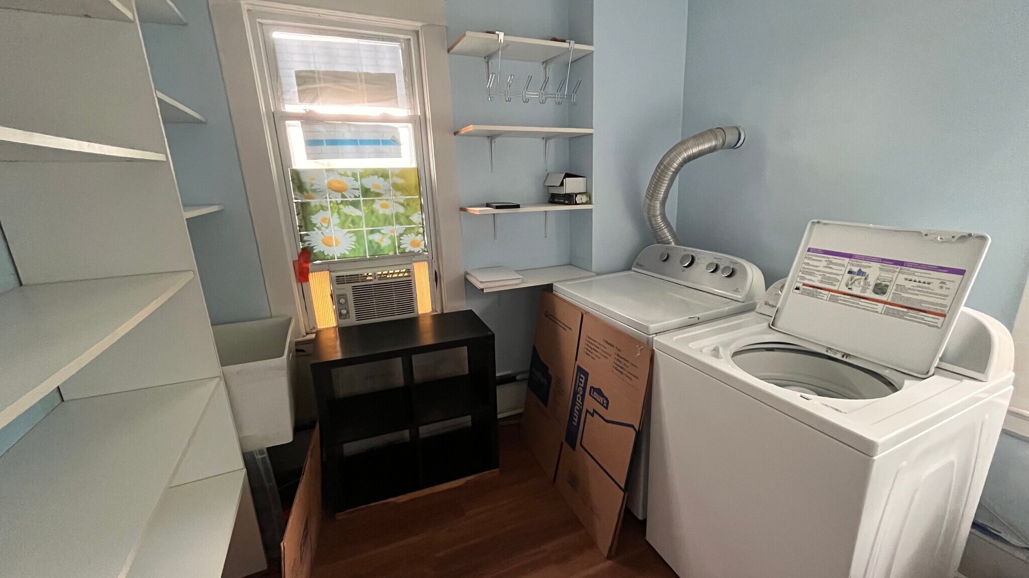 Building Photo - 5859 Hobart St