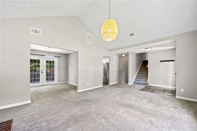 Building Photo - 5590 Princeton Oaks Dr