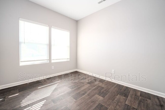 Building Photo - 411 Quick Silver Dr