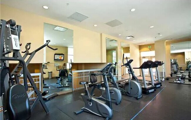Building Photo - Gorgeous Condo with Amazing Views in La Vi...