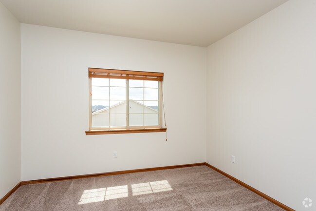 2BR, 2BA - 903 SF - Bedroom - Willow Ridge
