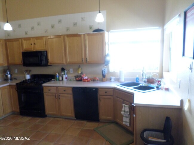 Building Photo - 9006 N Willeta Dr
