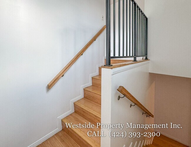 Building Photo - 906 Edgewood St