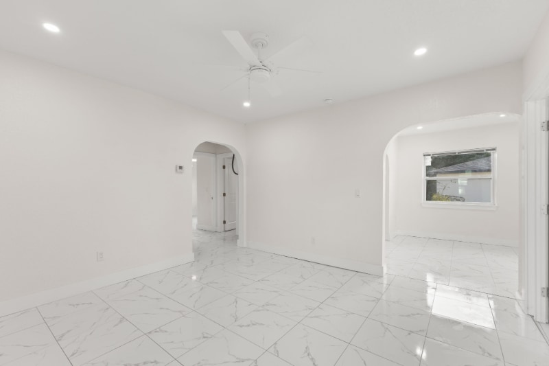 Building Photo - 211 37th St S