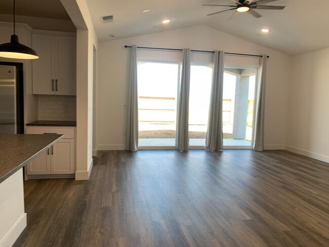 Building Photo - Brand NEW 4 bedroom 1 story home Rancho Co...