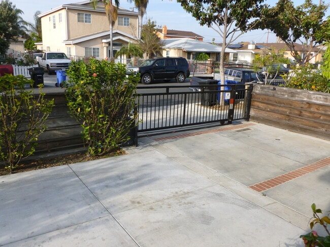 Building Photo - 4160 W 163rd St