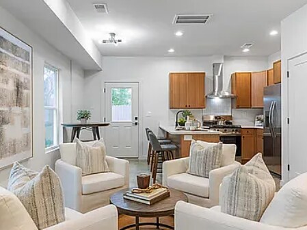 Building Photo - 5808 Knight St