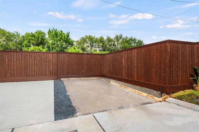 Building Photo - 3503 Kensington Gdns Ln