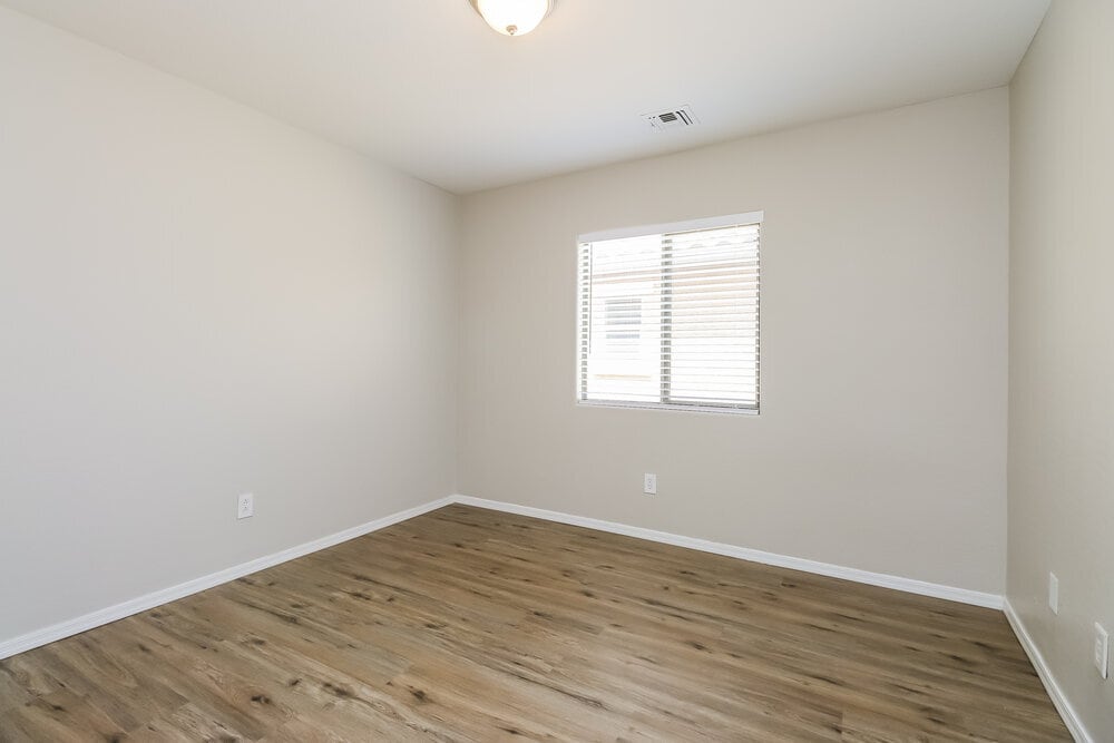 Building Photo - 3884 E Santa Fe Ln