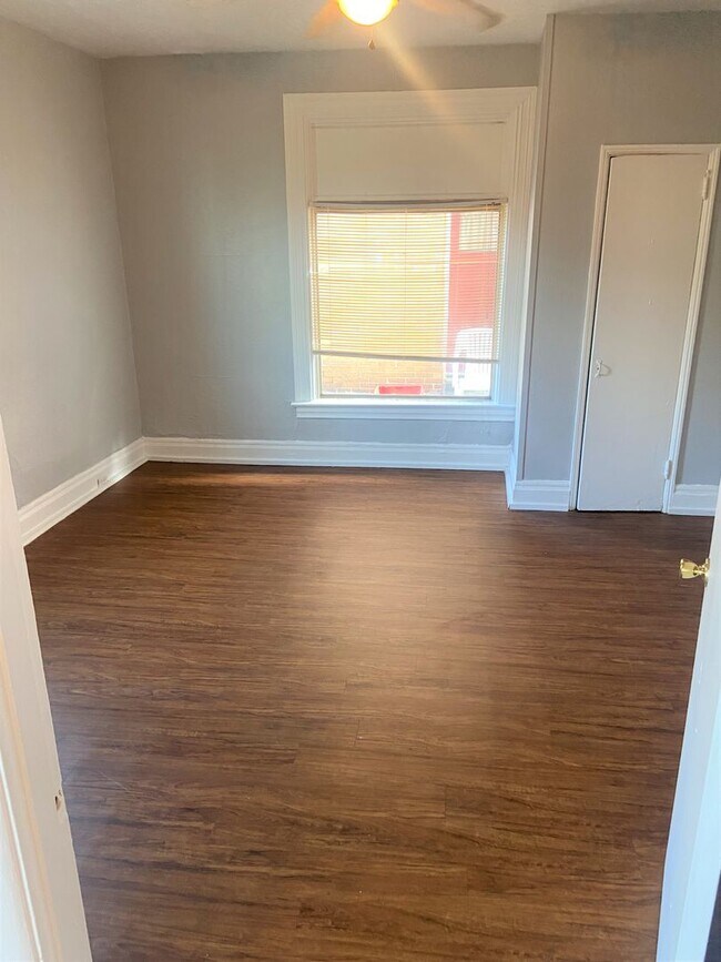 Building Photo - 2200 Milligan Ave