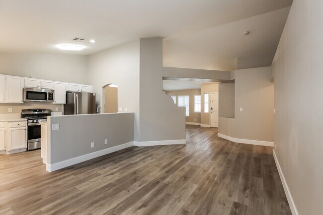 Building Photo - 4141 Oak Bay