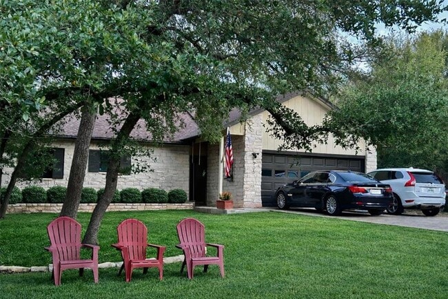 Building Photo - 705 Lisa Dr