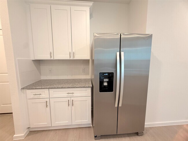 Building Photo - 24657 Monarch Forest Dr